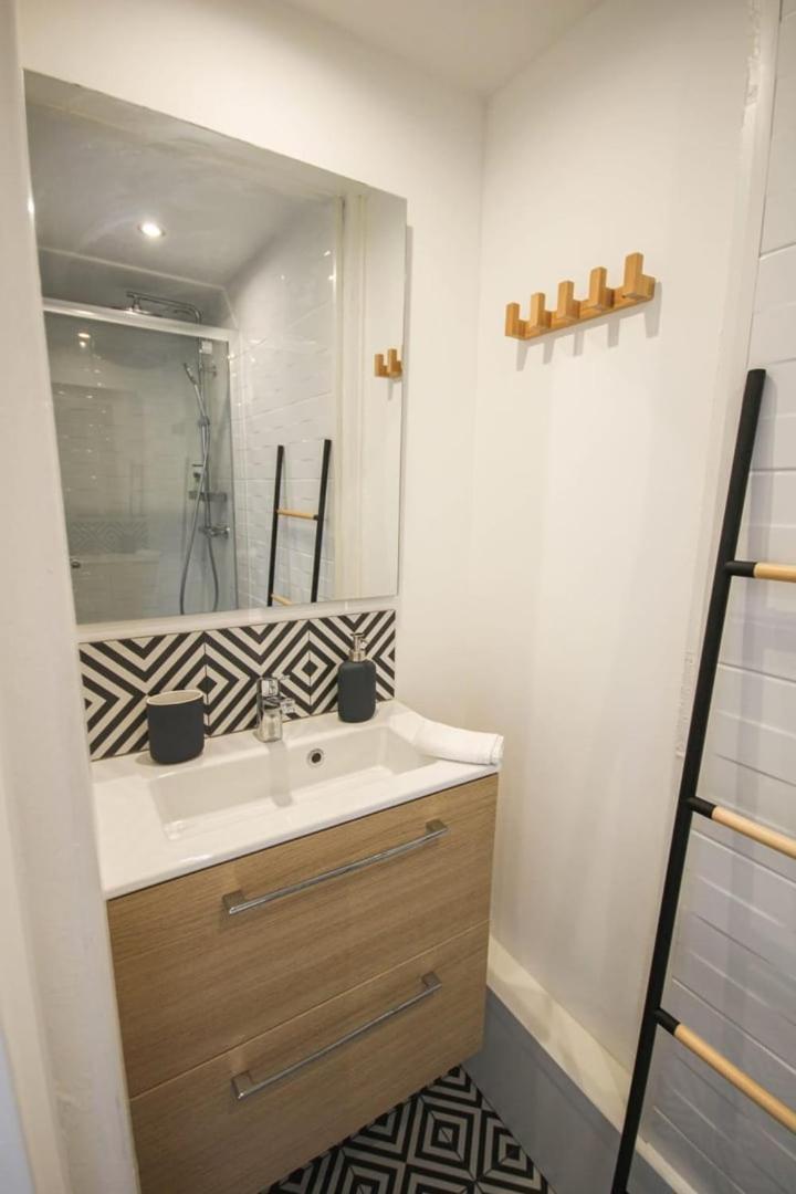 Fully-Equipped Apartment In City Center + Parking Lilla Esterno foto